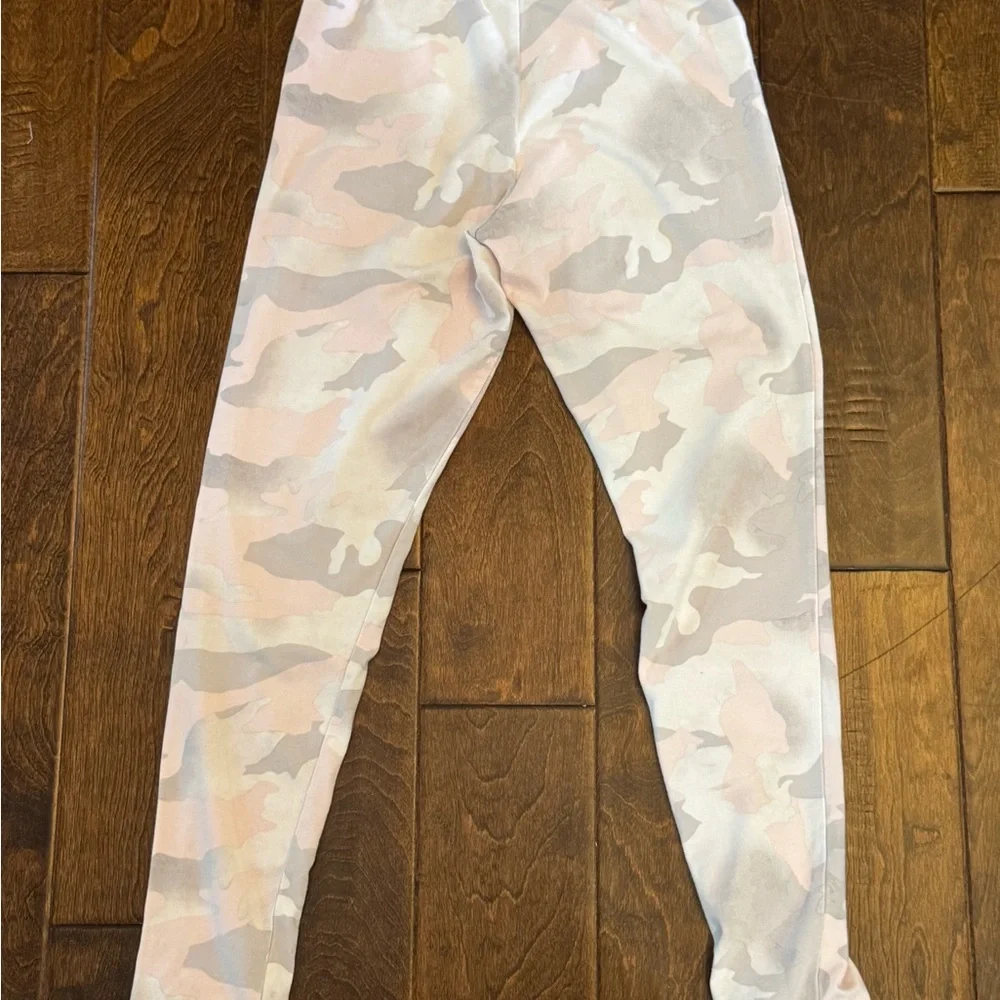 Adidas Pink Camo Sweatshirt and leggings set - Picture 6 of 10
